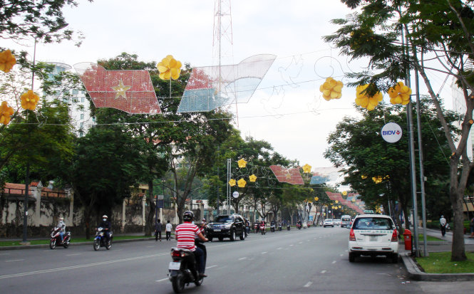 Sáng[-]23/12,[-]Sài[-]Gòn[-]đầy[-]mây[-]như[-]trời[-]thu[-]Hà[-]Nội